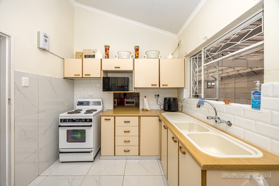 To Let 4 Bedroom Property for Rent in Townsend Estate Western Cape